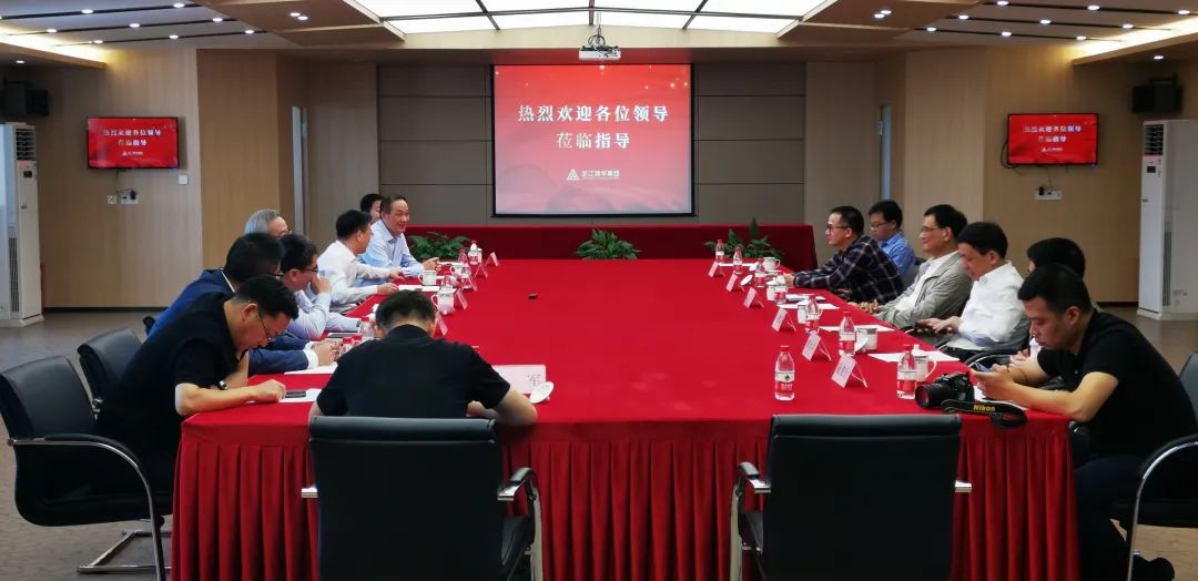 省委常委、統(tǒng)戰(zhàn)部部長(zhǎng)熊建平蒞臨集團(tuán)調(diào)研