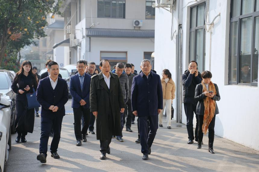 市政協(xié)黨組副書記、副主席許明一行赴律威調(diào)解中心調(diào)研